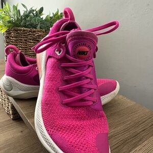 Nike Women's Pink Running Shoes